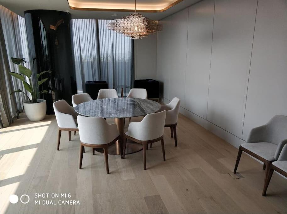Ferienwohnung Skyone Lux 2Bed2Bath Aprt In Boxhill And Free Carpark Box Hill Exterior foto